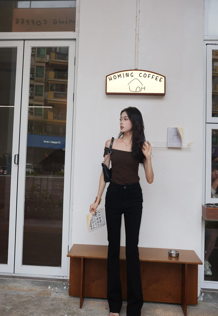 【法式典雅黑】典礼万面弹2026秋季新款黑色高腰喇叭气质喇叭牛仔裤