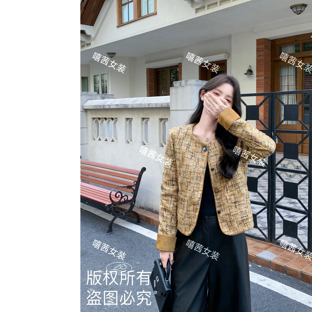 嘻茜【秋香之恋】2025秋新款设计感扣子短款时尚气质百搭小香风外套