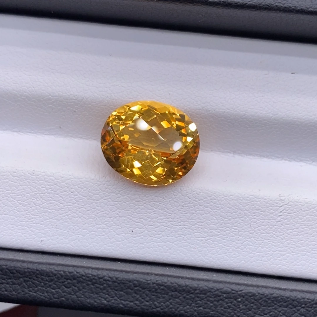 珠宝半成品未镶嵌黄晶8.355克拉