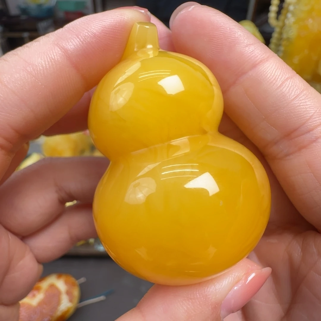 蜜蜡未镶嵌珠宝奇石