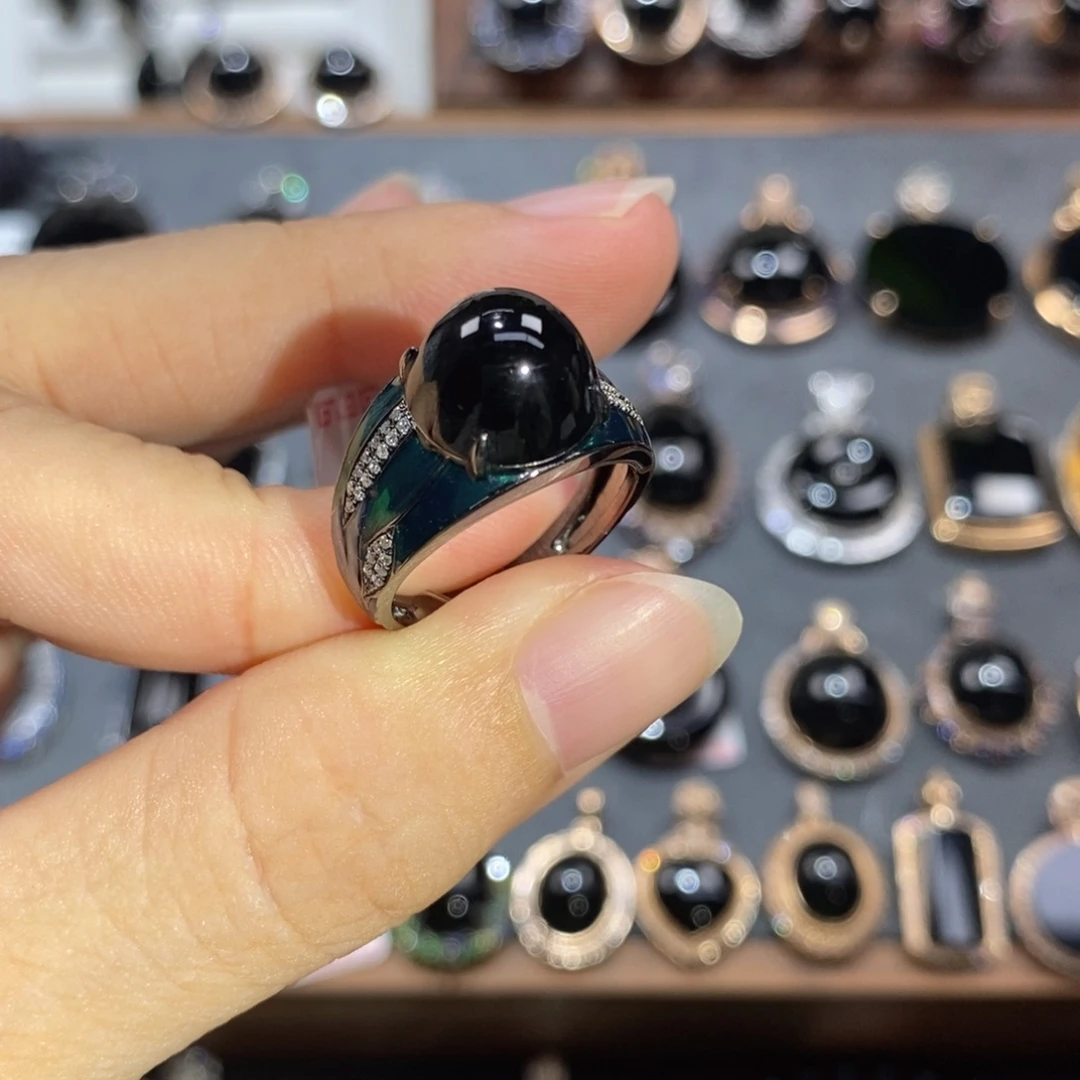 翡翠18K金镶嵌戒指