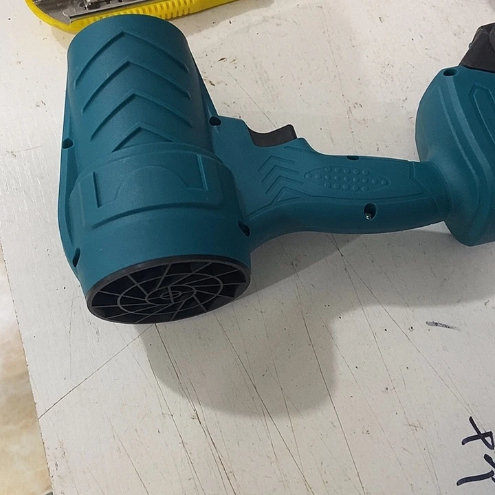 吹风机一个电池一个没充电器