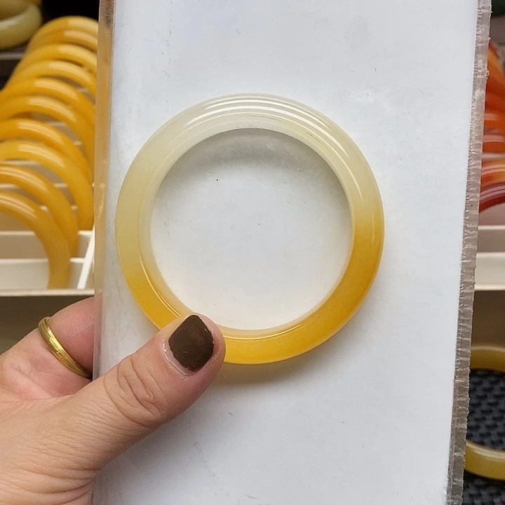 悦***～石英质玉（黄龙玉）未镶嵌手镯