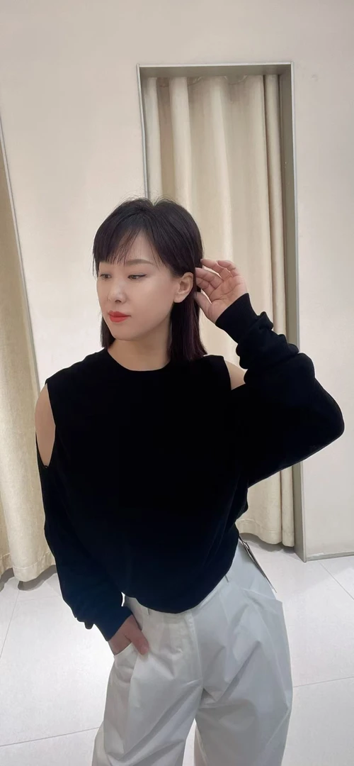 迪家时尚黑色针织