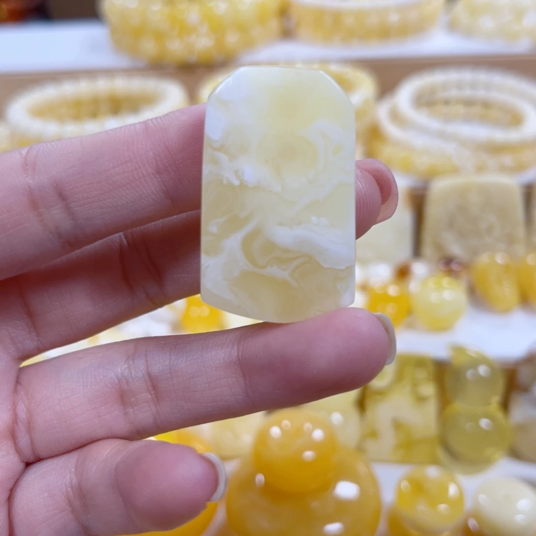 琥珀颈饰未镶嵌天然蜜蜡