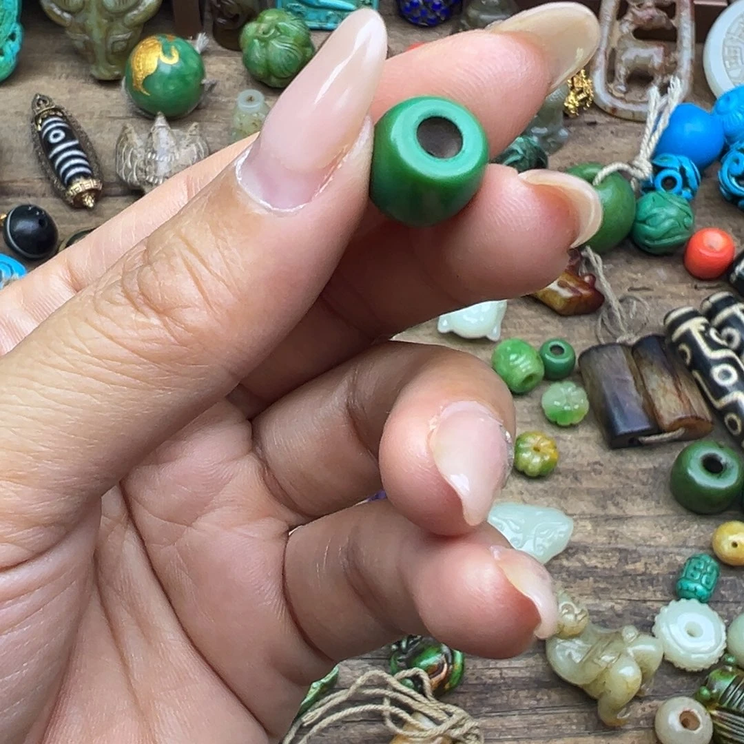 未镶嵌颈饰玛瑙/玉髓阳*