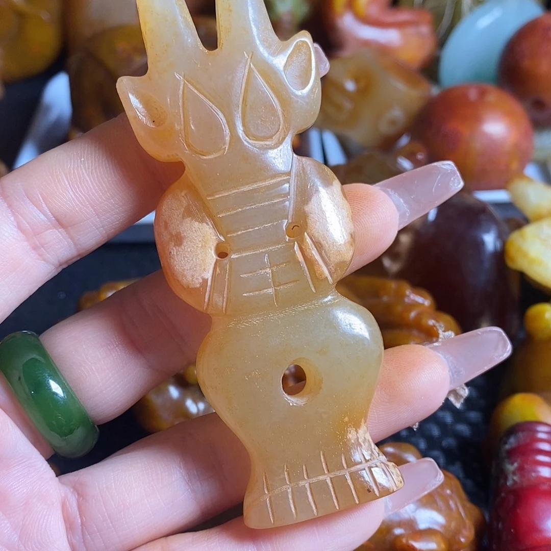 岫岩老玉（透闪石质玉）未镶嵌珠宝奇石