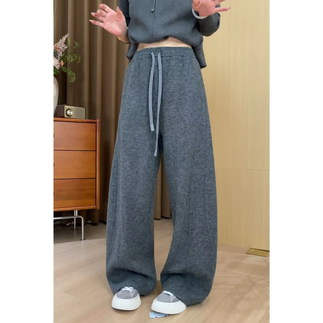 玖了个玖 2025新款极简风立体剪裁显瘦百搭花灰色休闲裤2509C5644
