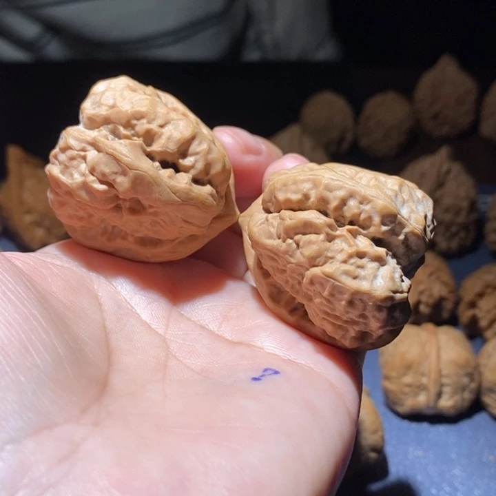 热***8文玩核桃吊坠蛤蟆头