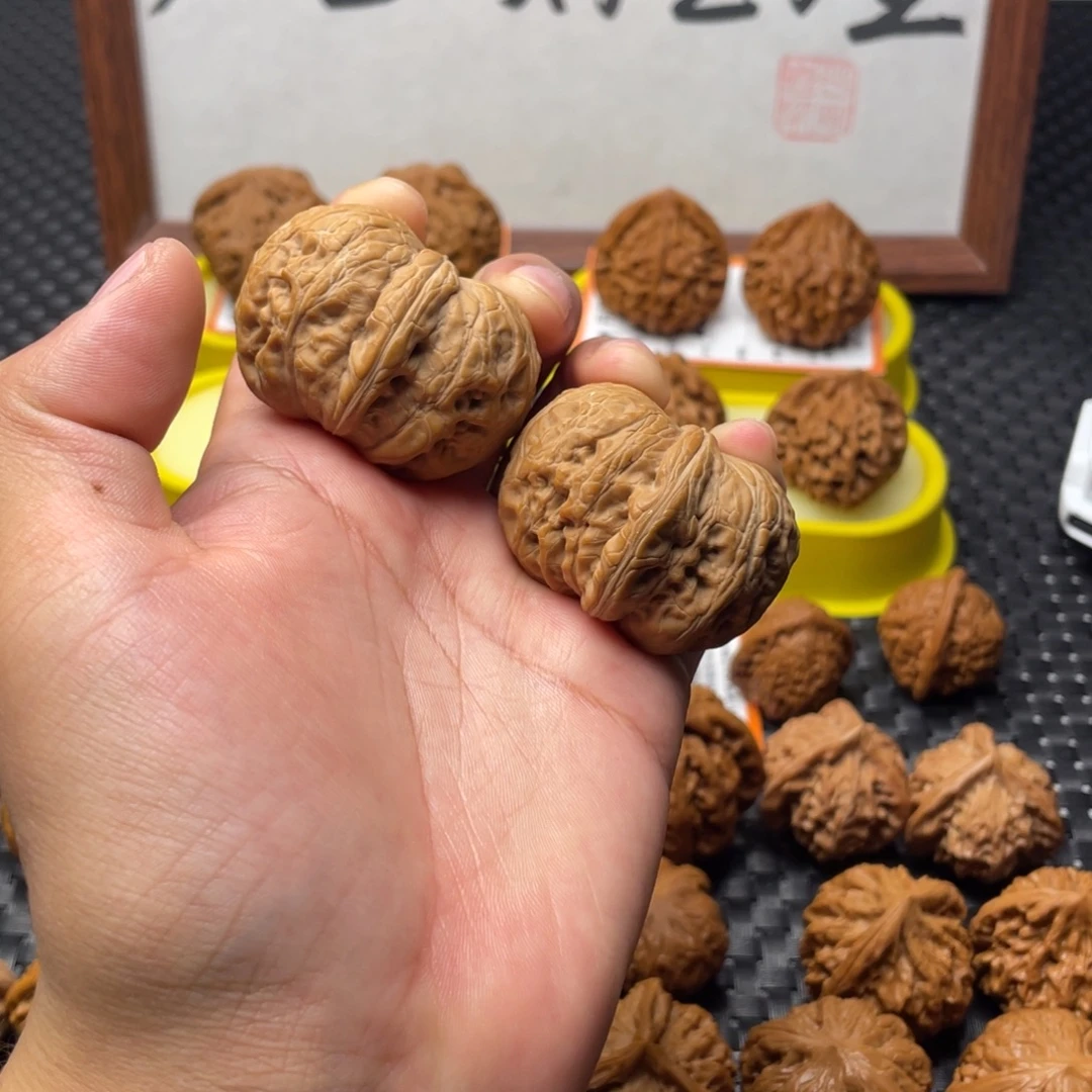 奉***a把件文玩核桃元宝44全