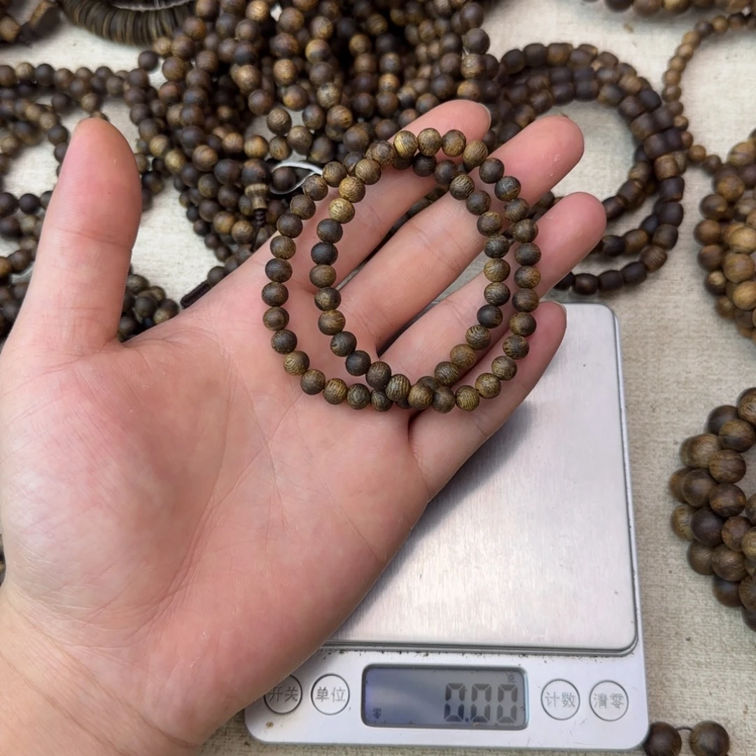 沉香碎屑沉香+6mm圆珠单圈