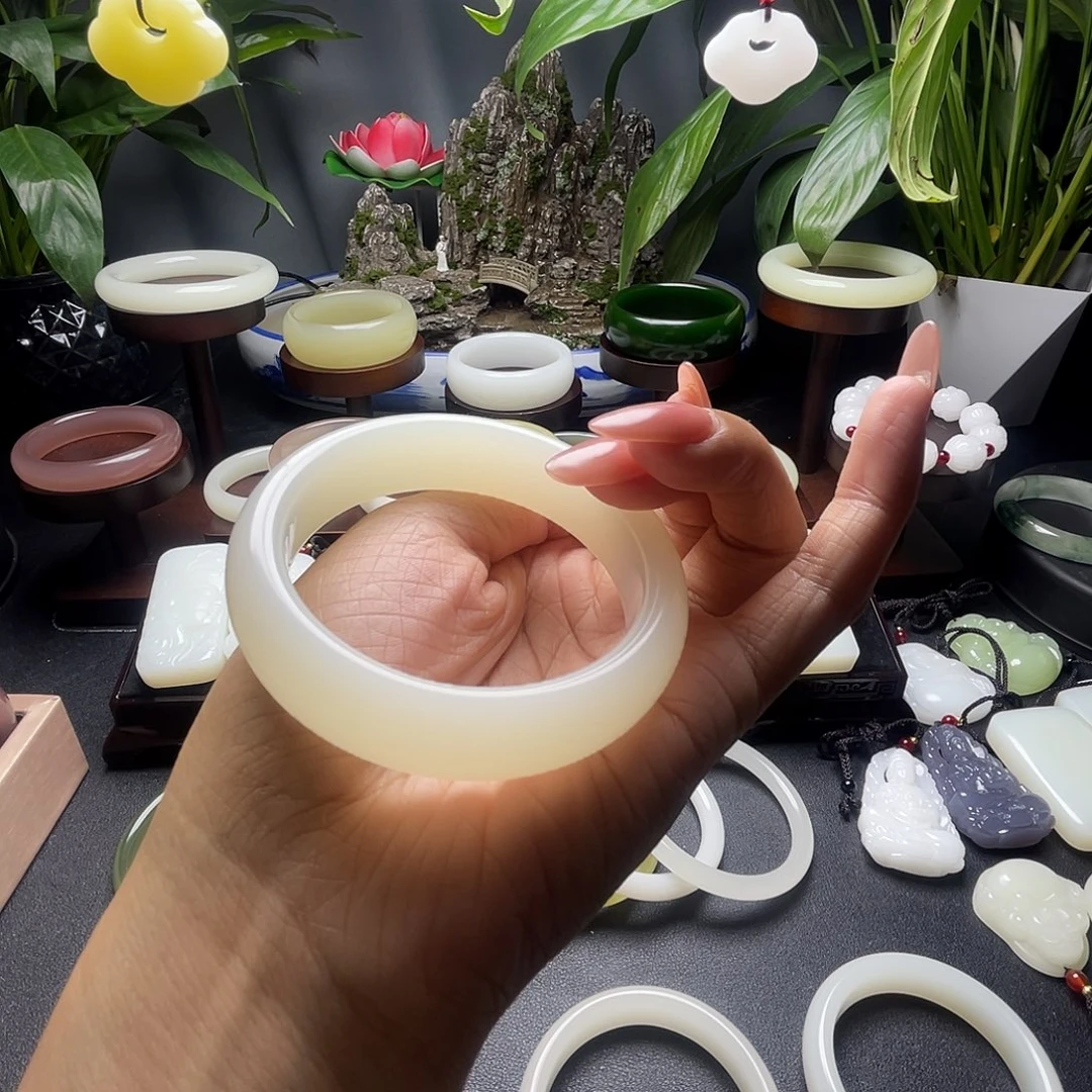 我***-57➕圈口小轮胎手镯暖白