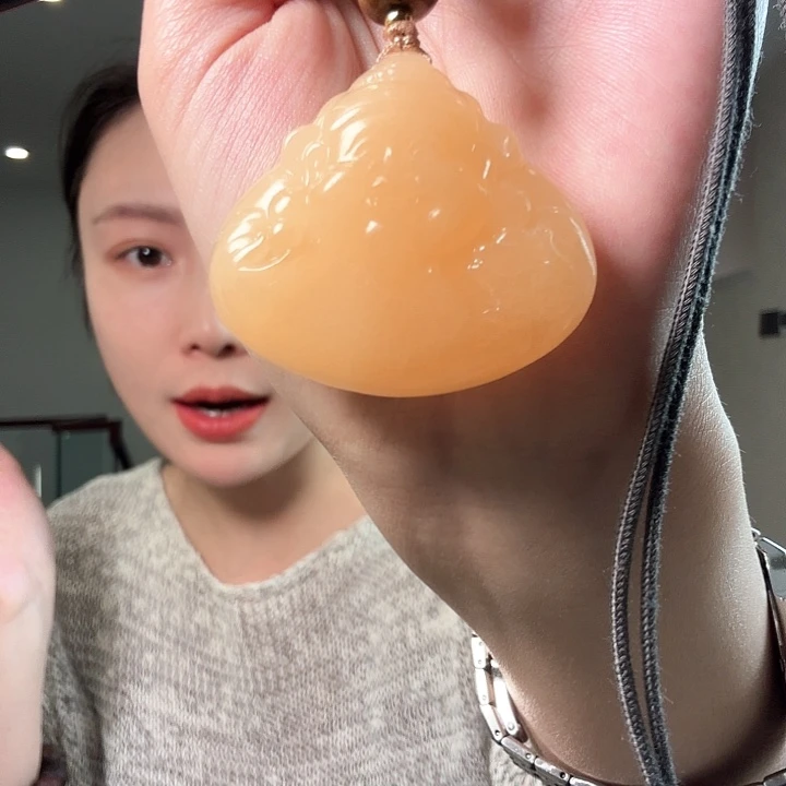 多****蛇纹石玉未镶嵌颈饰