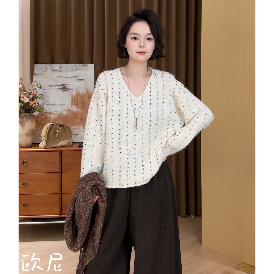 欧尼私服 2025秋季新款v领慵懒风软糯宽松显瘦针织上衣2508C5235