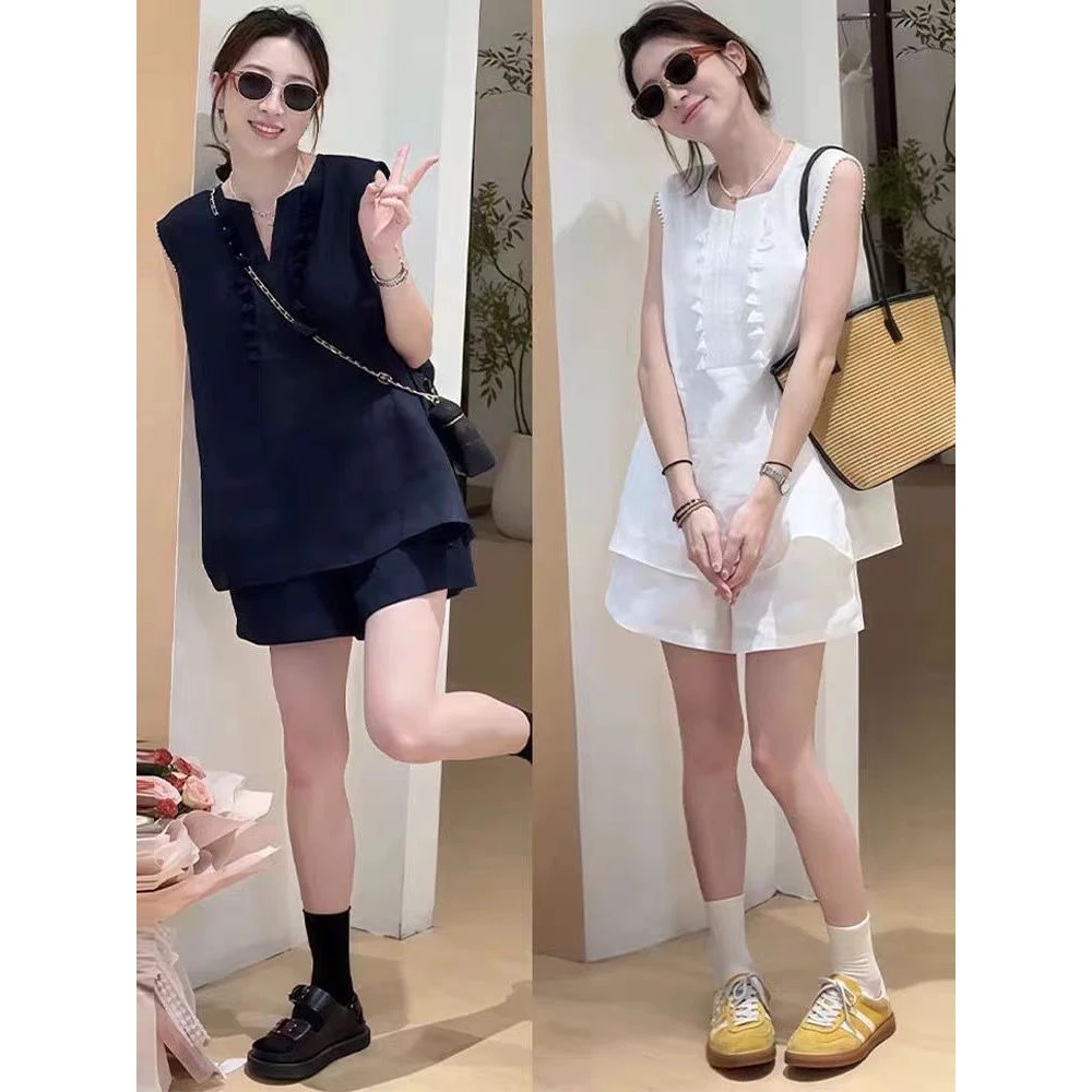 夏季减龄显瘦两件套法式V领无袖小衫+休闲阔腿短裤套装