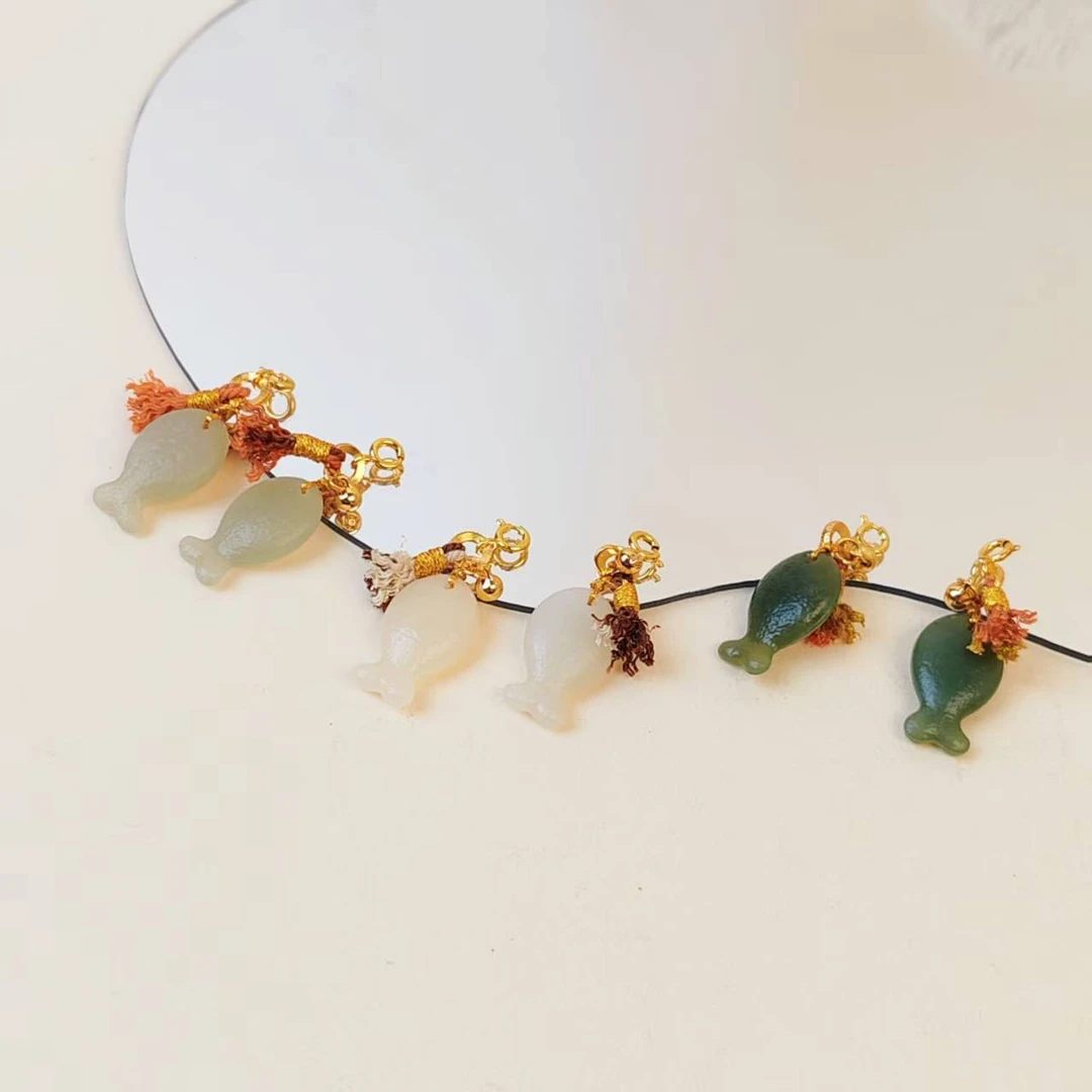 和田玉小小鱼12*20*5mm吊坠（多样性发其一）