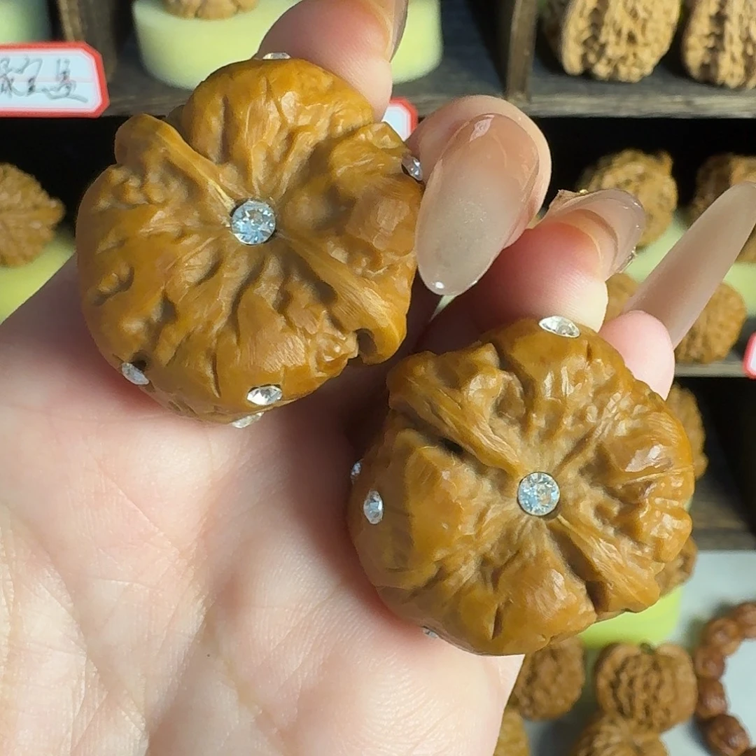 浅***然核桃手串/手链文玩核桃蛤蟆头边35（有修镶嵌介意勿拍）