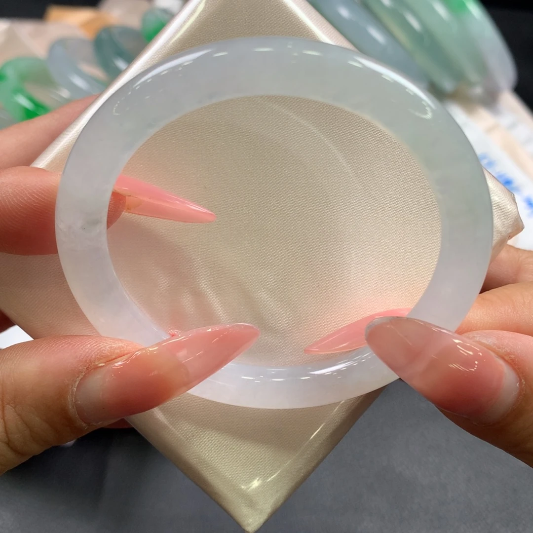 翡翠未镶嵌手镯53.7美人条