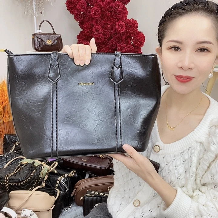 蚕丝小牛剖层皮革PU