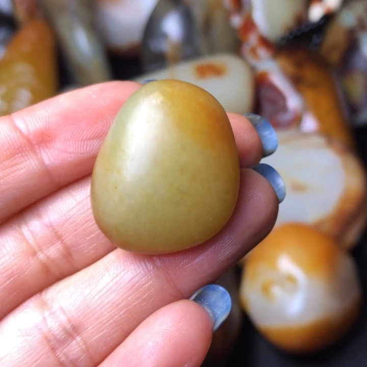 和田玉未镶嵌珠宝奇石