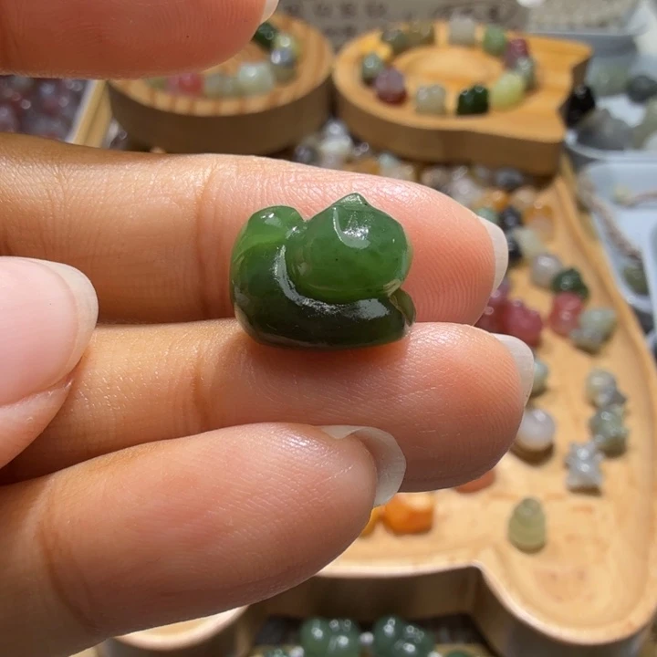 和田玉未镶嵌珠宝半成品