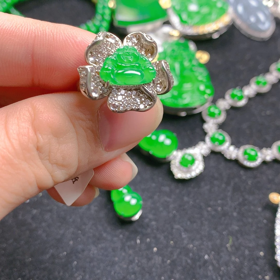 颈饰未镶嵌翡翠翡翠