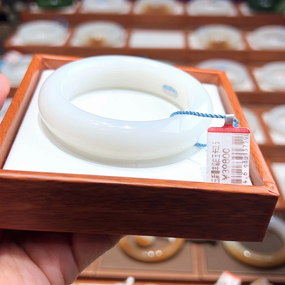 和田玉手镯未镶嵌53+