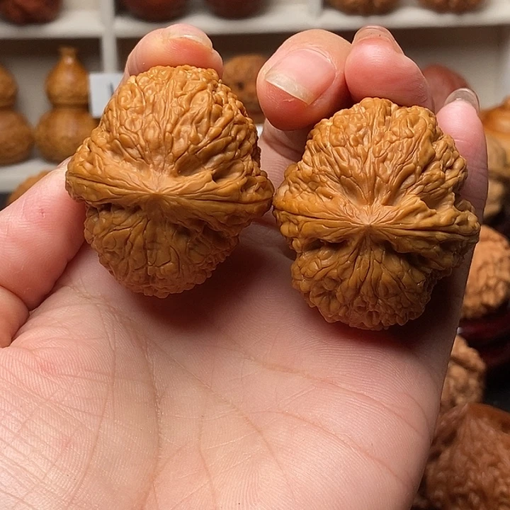 吊坠文玩核桃鱼子纹