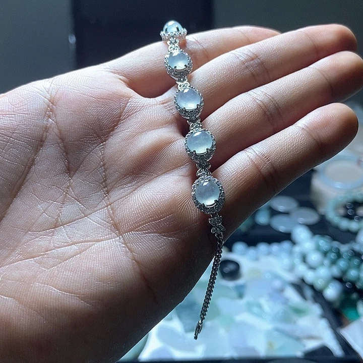 翡翠未镶嵌颈饰手链