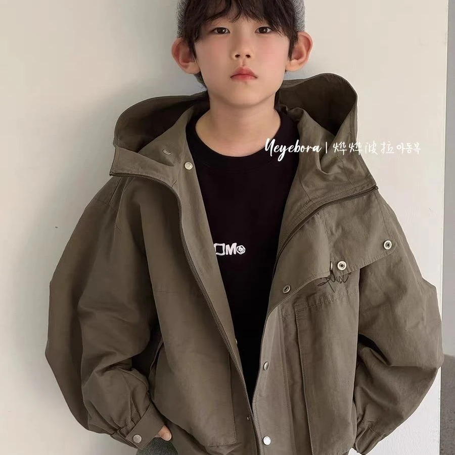 波拉bora男童工装风夹克外套2025儿童帅气冲锋衣户外秋款帅气上衣