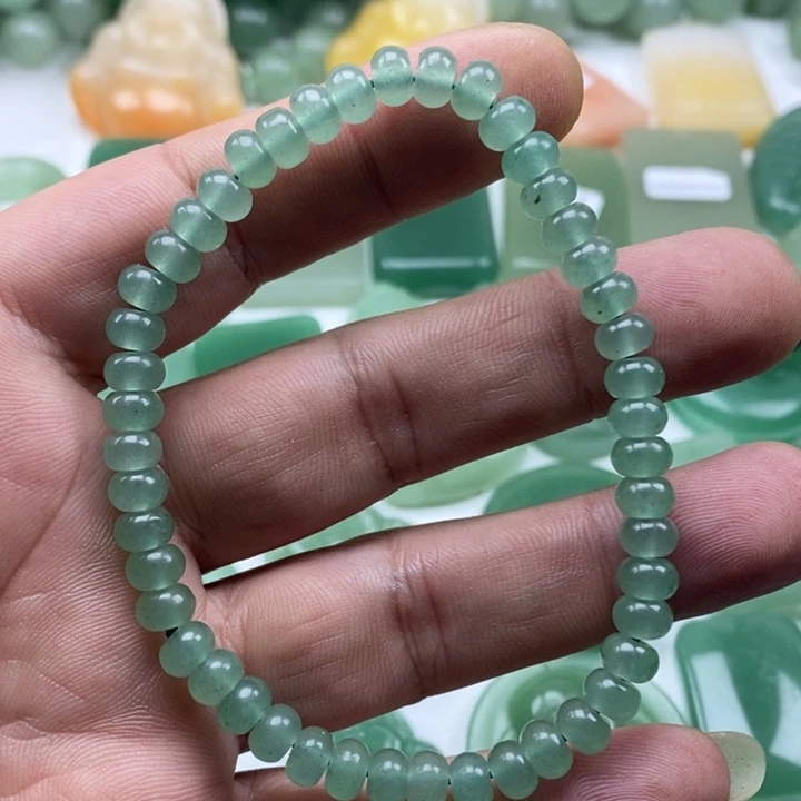 东陵石颈饰未镶嵌