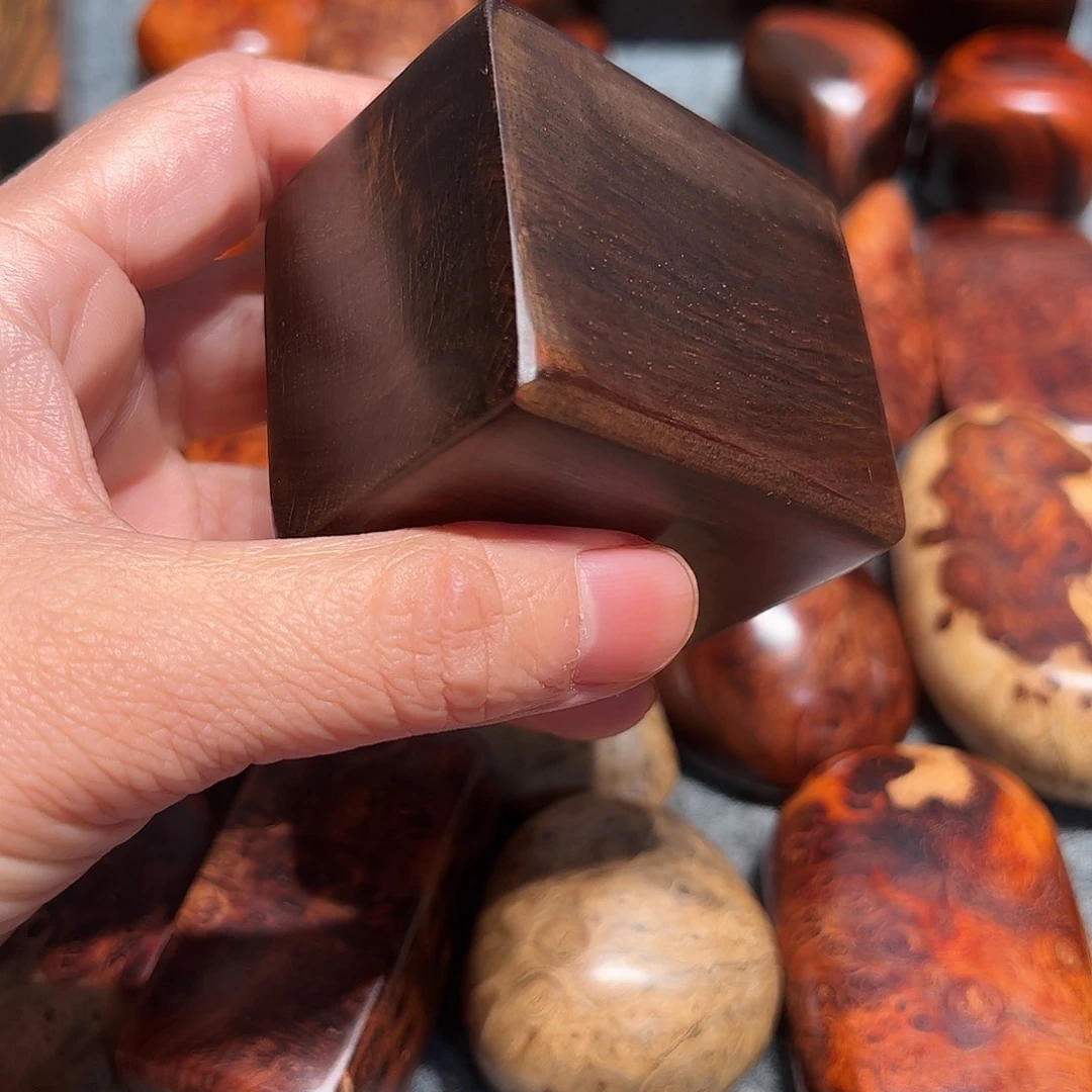 飞***丹交趾黄檀（大红酸枝）