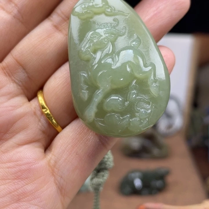 颈饰未镶嵌和田玉