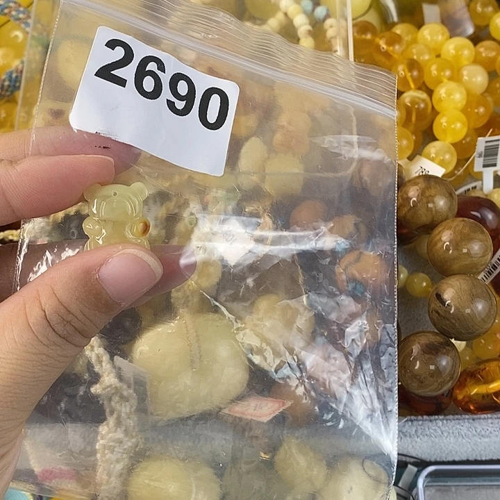 蜜蜡未镶嵌珠宝奇石