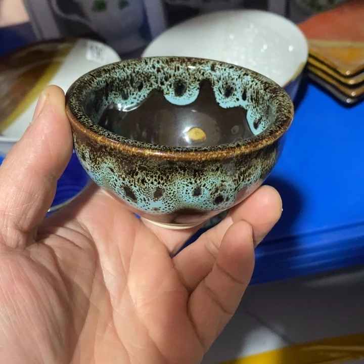 瓷片窑变小茶碗一个微瑕疵