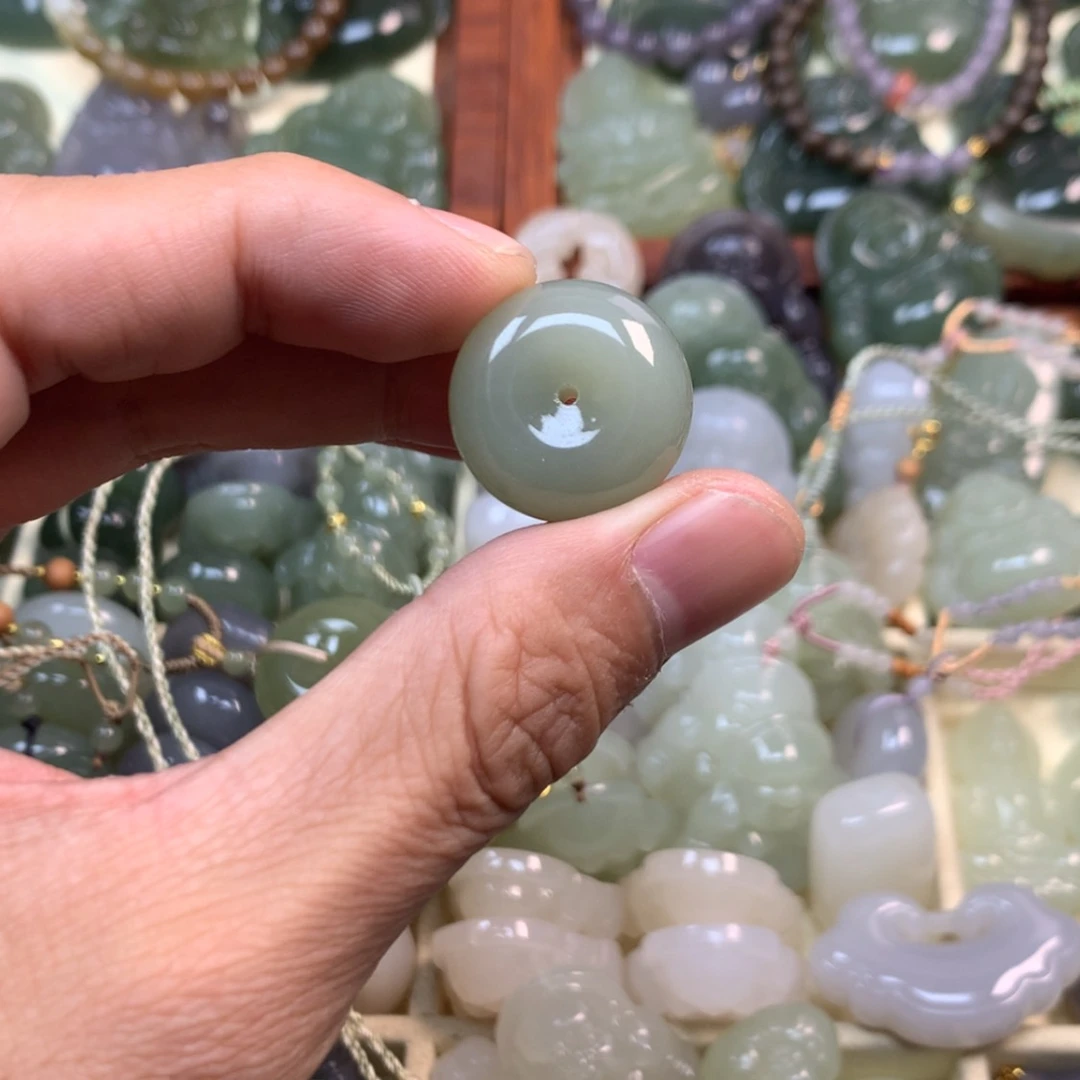 【闪购商品】颈饰未镶嵌和田玉别*我