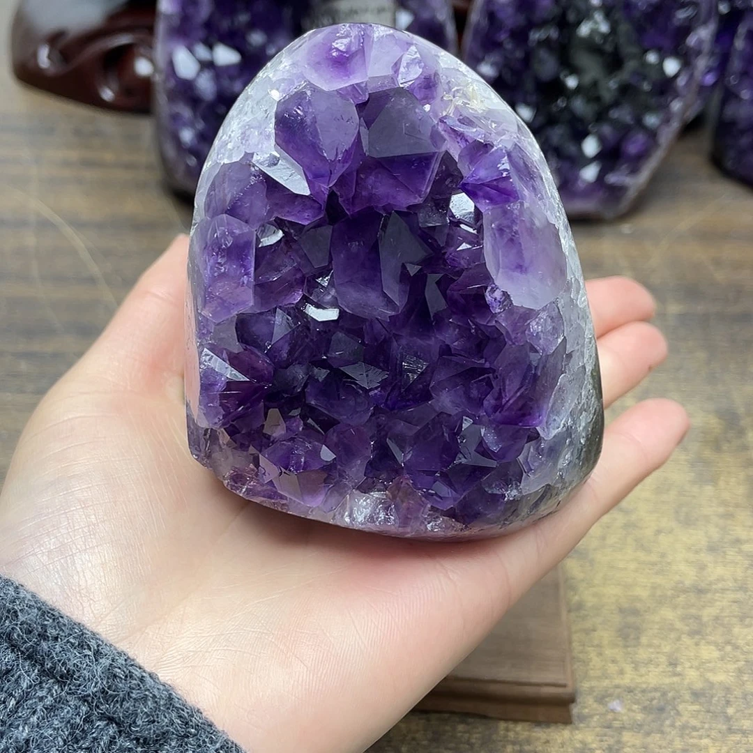 紫晶未镶嵌大型摆件（非配饰）