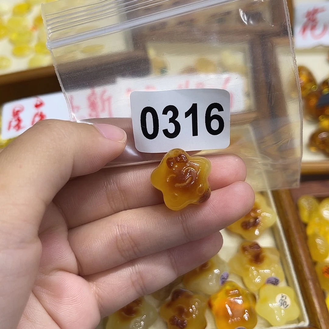 琥珀未镶嵌珠宝奇石