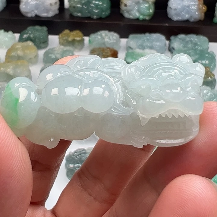 颈饰未镶嵌翡翠貔貅