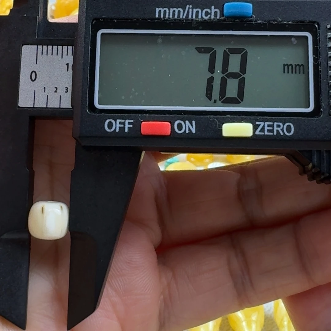 蜜蜡未镶嵌裸石32杂