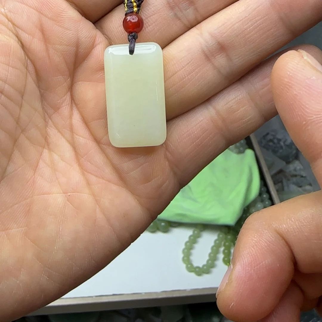 和田玉未镶嵌颈饰且末