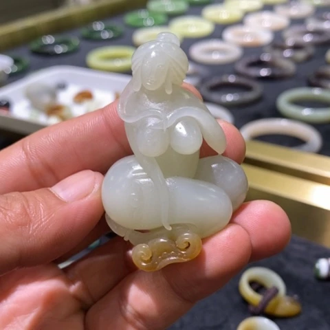 和田玉未镶嵌颈饰