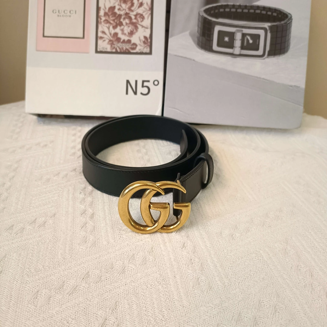 99新 GUCCI/古驰 marmont 腰带 黑色光面皮金扣80码