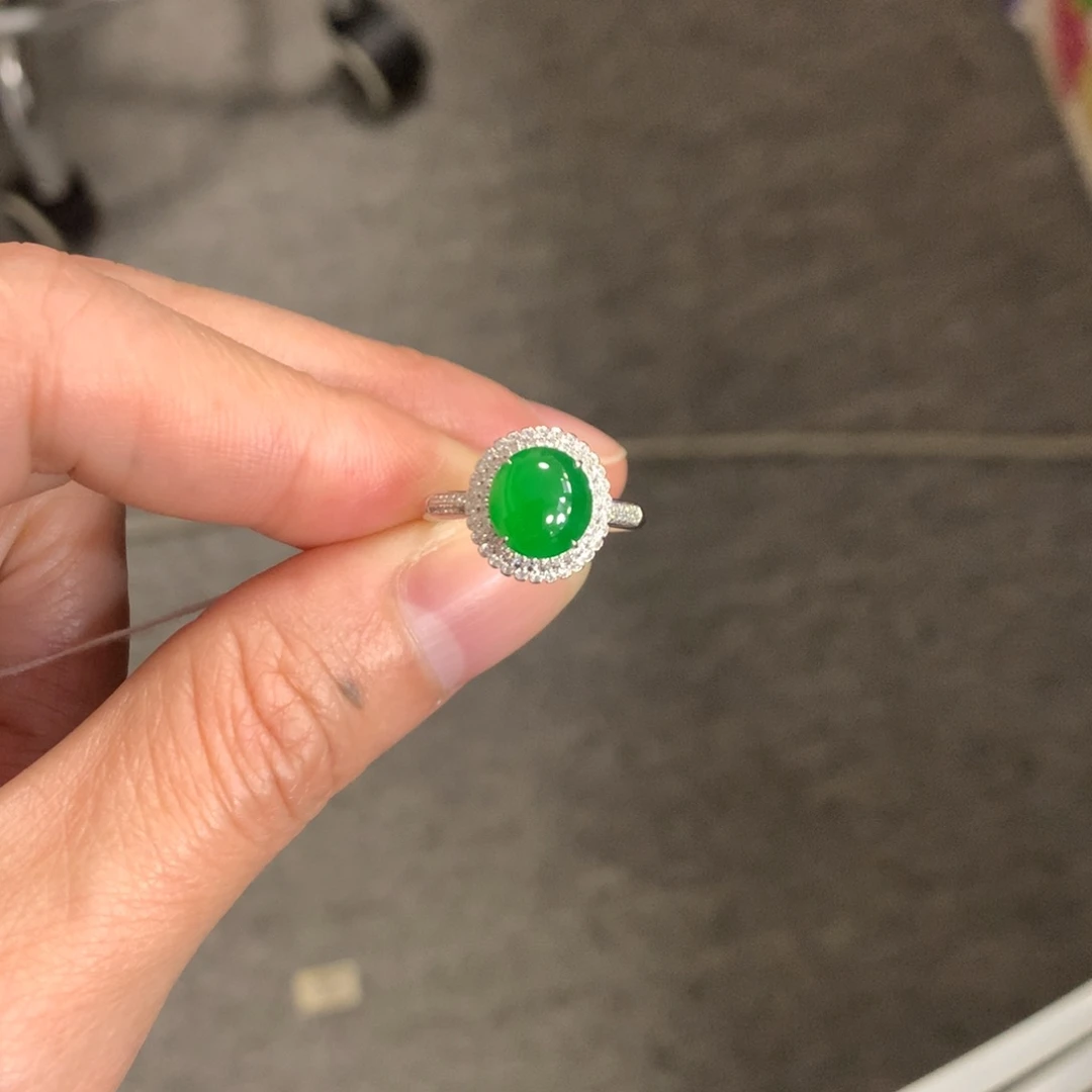 翡翠戒指18K金镶嵌翡翠