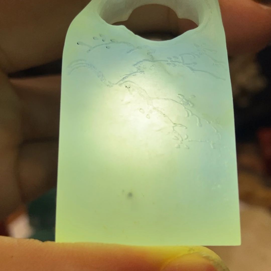 寿山石印石丹东晶梅花