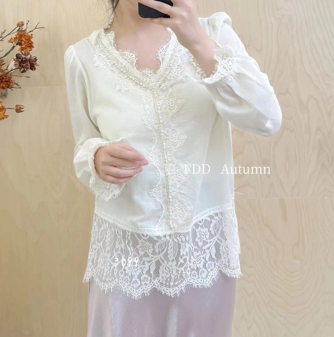 漂亮女主角（蕾丝小衫）