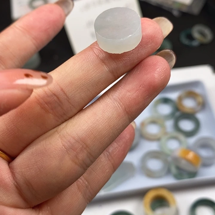 安***）翡翠未镶嵌戒指013