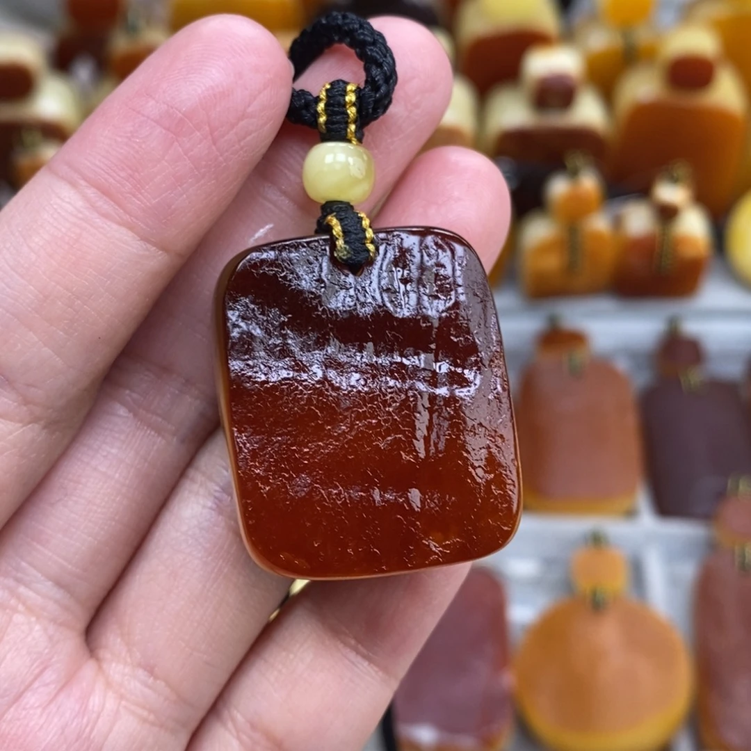 蜜蜡未镶嵌珠宝奇石