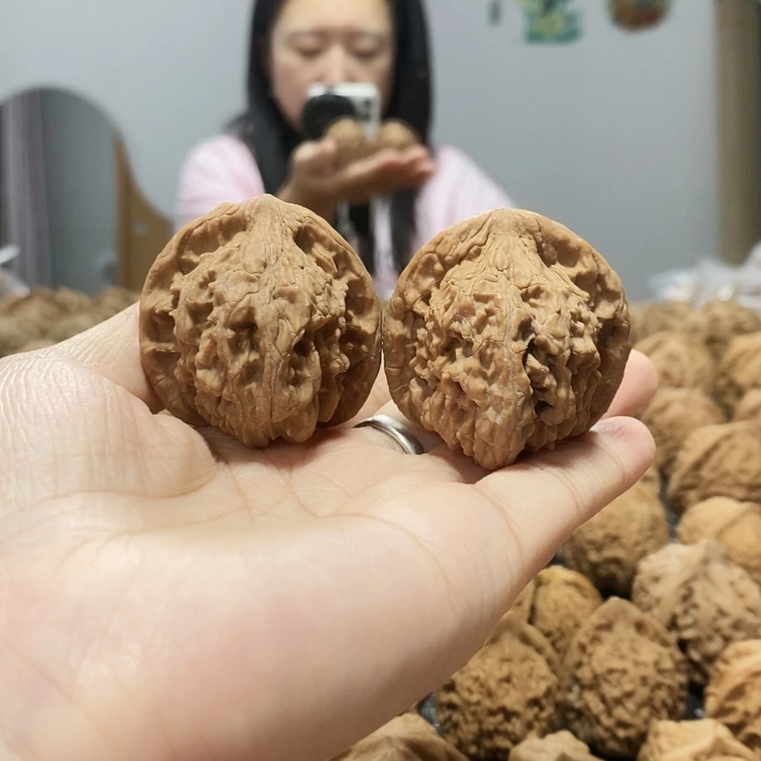 吊坠文玩核桃红狮子40白尖