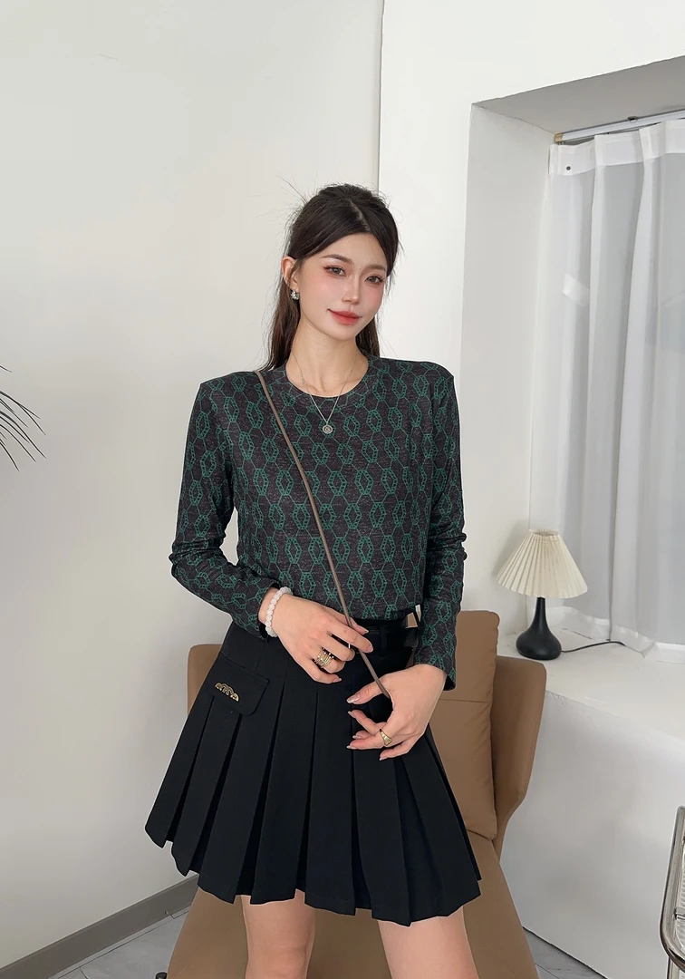 【现货+运费险】绿色点-秋冬德绒女士阳离子发热保暖打底衫时尚